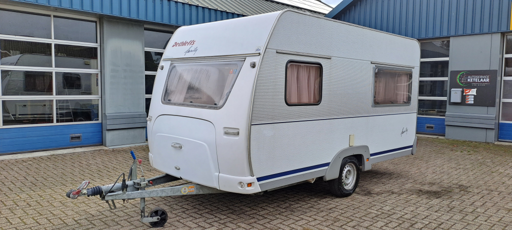 DETHLEFFS Family, Lichtgewicht caravan met voortent foto: 2