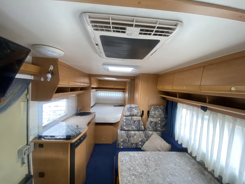 Dethleffs Globetrotter Frans bed Airco dinette  foto: 17