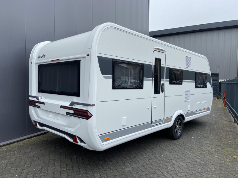 Hobby Maxia 585 UL Single beds, round seating photo: 3