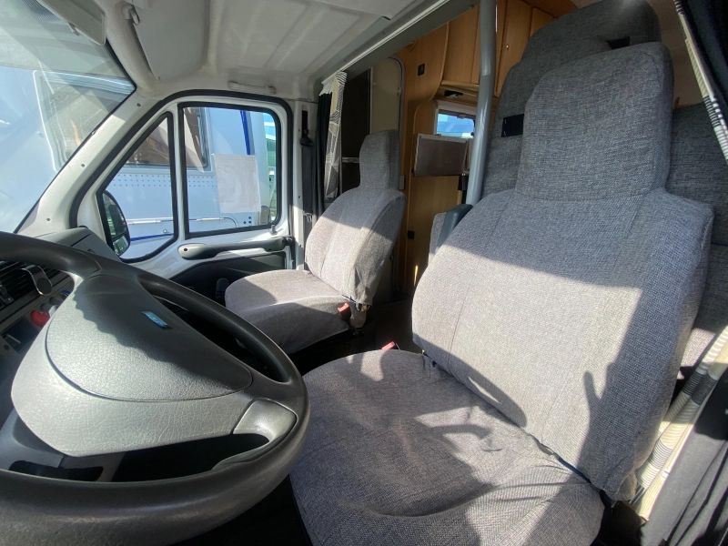 Dethleffs Globetrotter 6 PERS Met stapelbed &XXL garage  foto: 21
