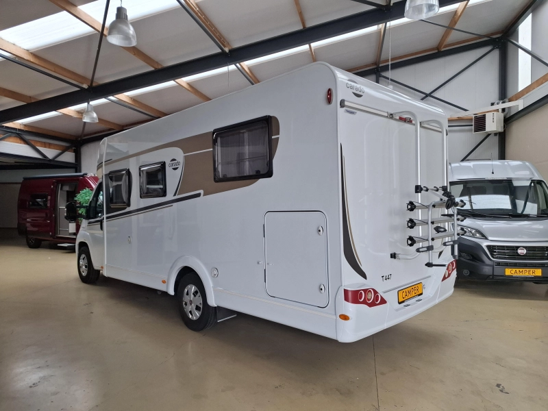 Hymer Carado 447 T 140CV Camas Individuales Solar foto: 2