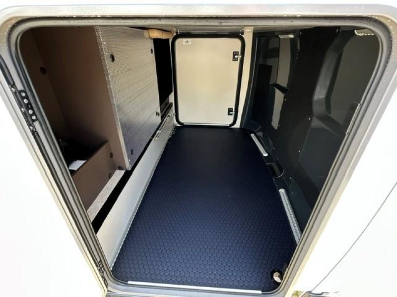 Bürstner Signature SFT 7.0 CAMPER VAN HET JAAR!  foto: 7