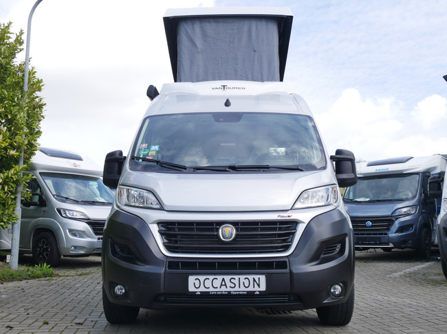 Knaus Van Tourer, Camas individuales, Techo elevable, Autom&aacute;tico de 9 velocidades. foto: 1