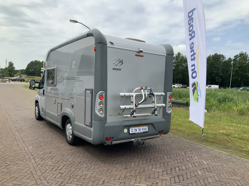 Knaus Van Ti 600 ME – Compleet 3 liter 160 PK Half-integraal, vastbed, halve- treinzit, draaistoelen Camper centrum on the road foto: 4