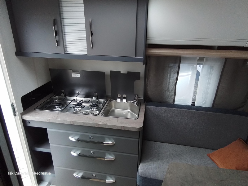 Hobby De Luxe 400 SFE compacte caravan 