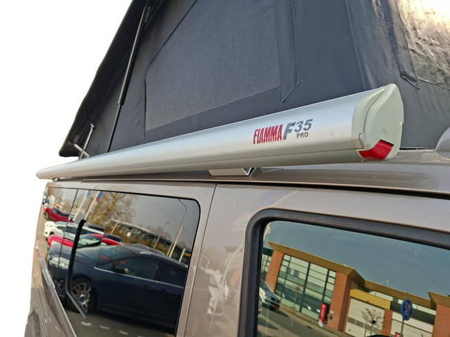 Ford Transit Custom Camper 2.0 TDCI L2H1 Limited | Distributie is vervangen | Camper met 2 slaapplaatsen | Keuken met gootsteen- koelkast- gasfornuis | Zonnescherm | Trekhaak foto: 17