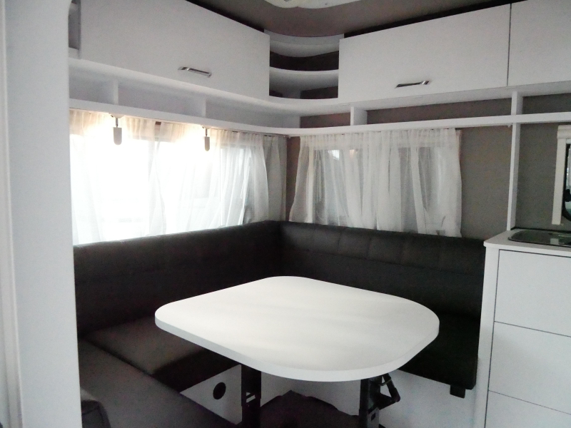 Dethleffs C'Go 495 FR GRATIS mover en luifel  foto: 2