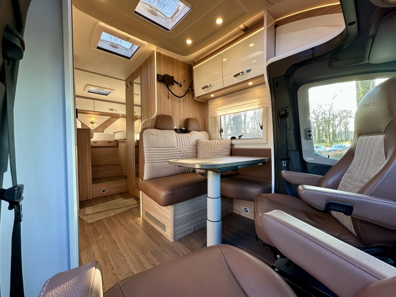 Bürstner Lyseo M Harmony Line 690 G | Mercedes | automaat  foto: 9