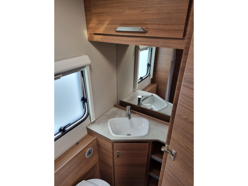 Knaus Sport 500 KD - Stapelbed - Airco  foto: 16