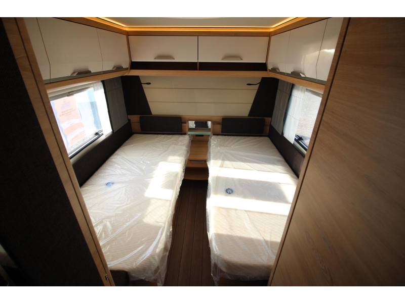 Knaus Sudwind Black Selection 540 UE Panoramaraam + Enkelbed  foto: 8