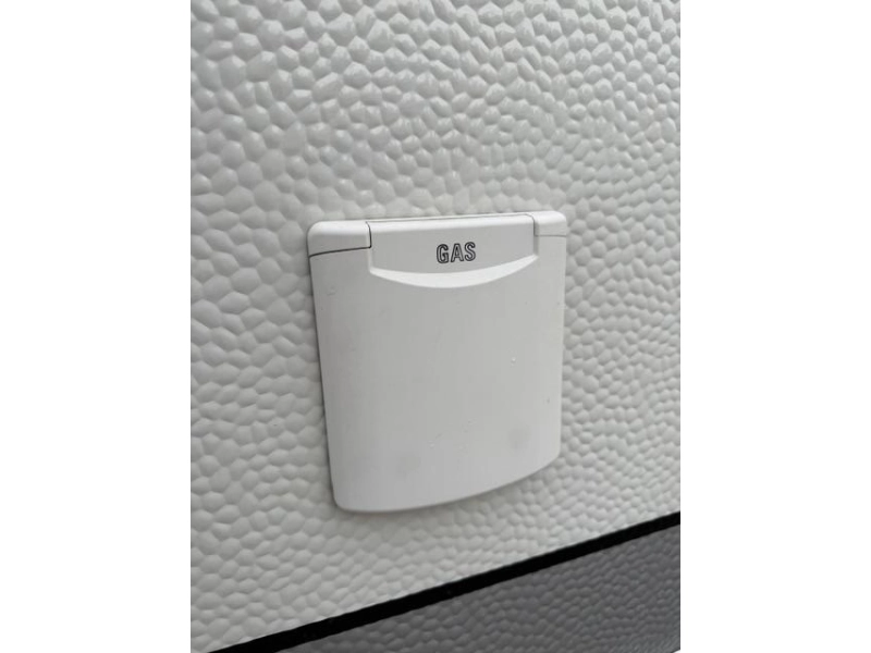 Hobby De Luxe 540 UFF Incl. Mover and Airco photo: 10