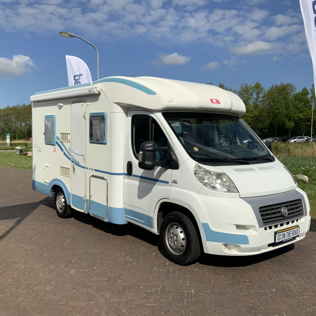 Adria   Compact   2.3 MultiJ. 130 PK , Half-integraal  , Frans-bed achter , Motor-airco , Trekhaak , Kleine camper , Bj. 2009 Camp centrum on the road Marum foto: 1