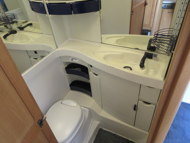 Eriba Nova 532 WITH AIR CONDITIONING AND MOVER photo: 13