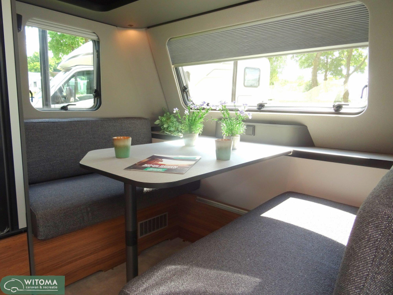 Eriba Novaline 442 example caravan photo: 6