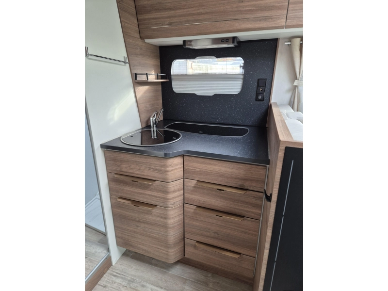 Pilote Essentiel G 740 AUT. 9-T TWINBED TV Solar  foto: 15