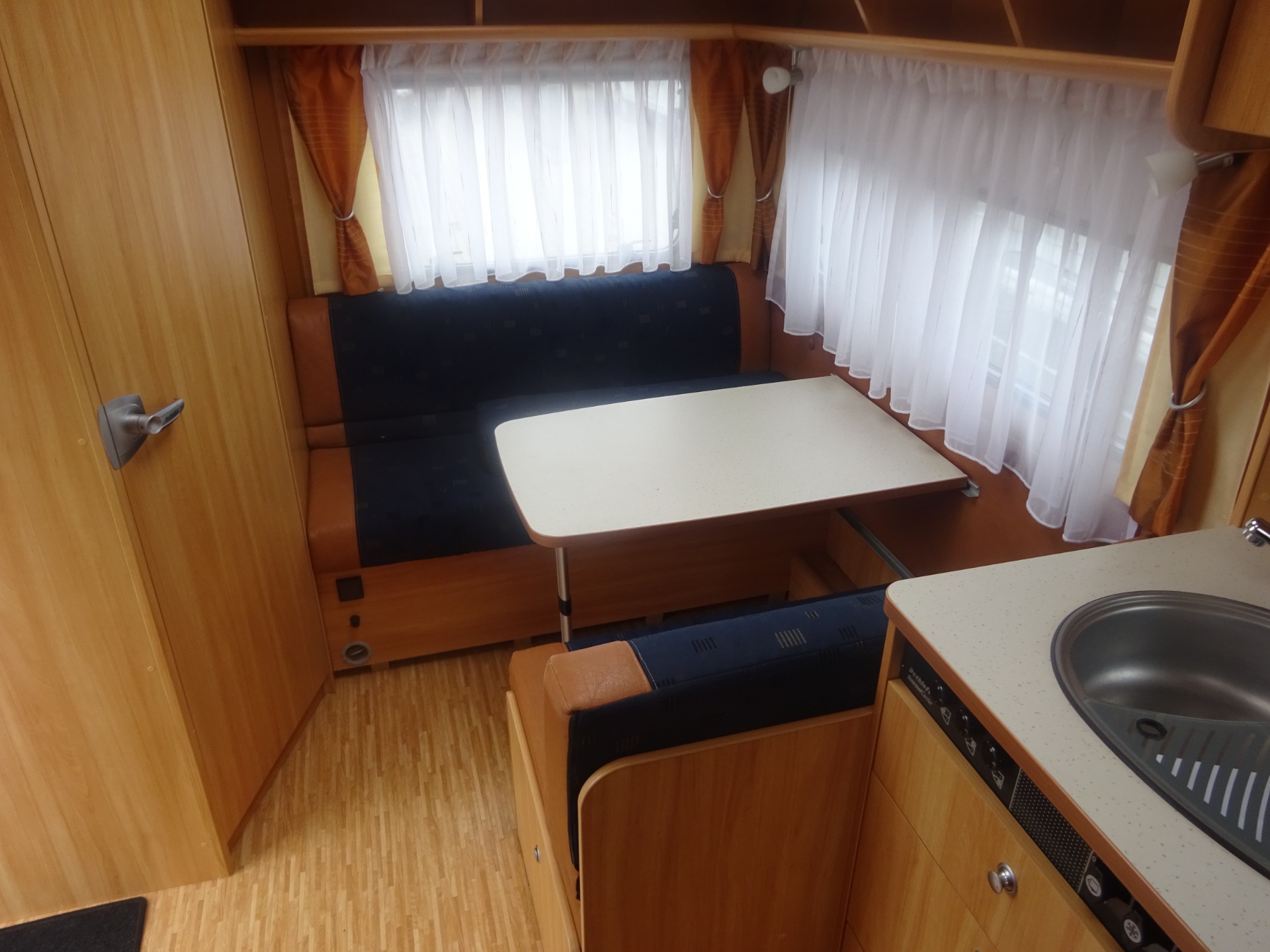 Dethleffs Camper 440DB Met Mover foto: 8