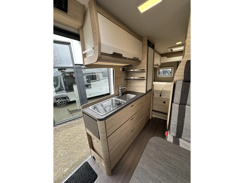 Knaus BoxStar Street 600 Automaat met Busbiker  foto: 8