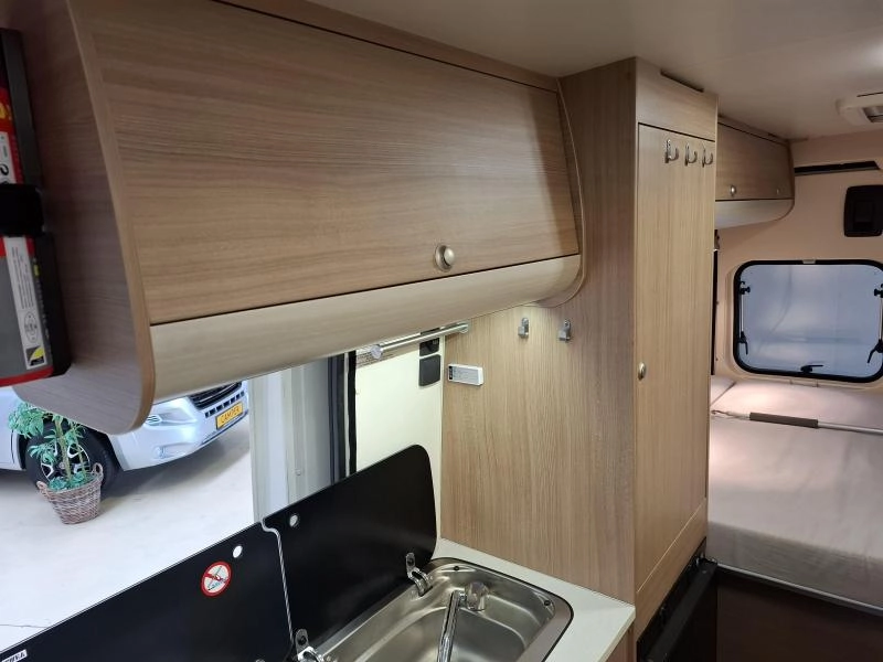 Adria Twin 600 Sunliving 130PK Solar  foto: 16
