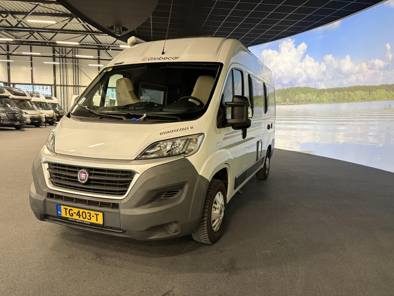 Globecar Roadscout 540 R automaat / busbiker  foto: 1
