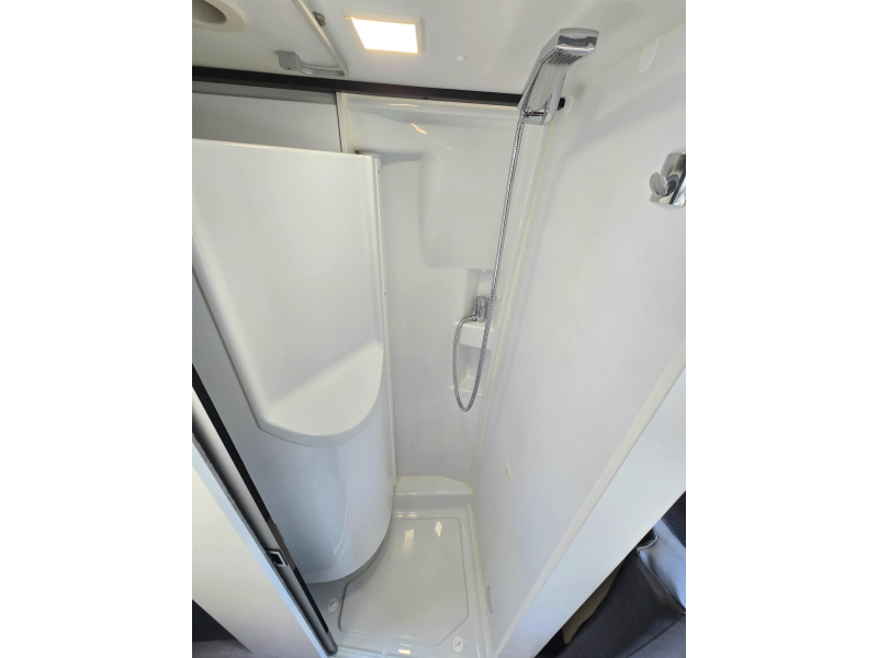 Adria Twin Supreme 640 SLB Lits jumeaux automatique 9G photo : 17
