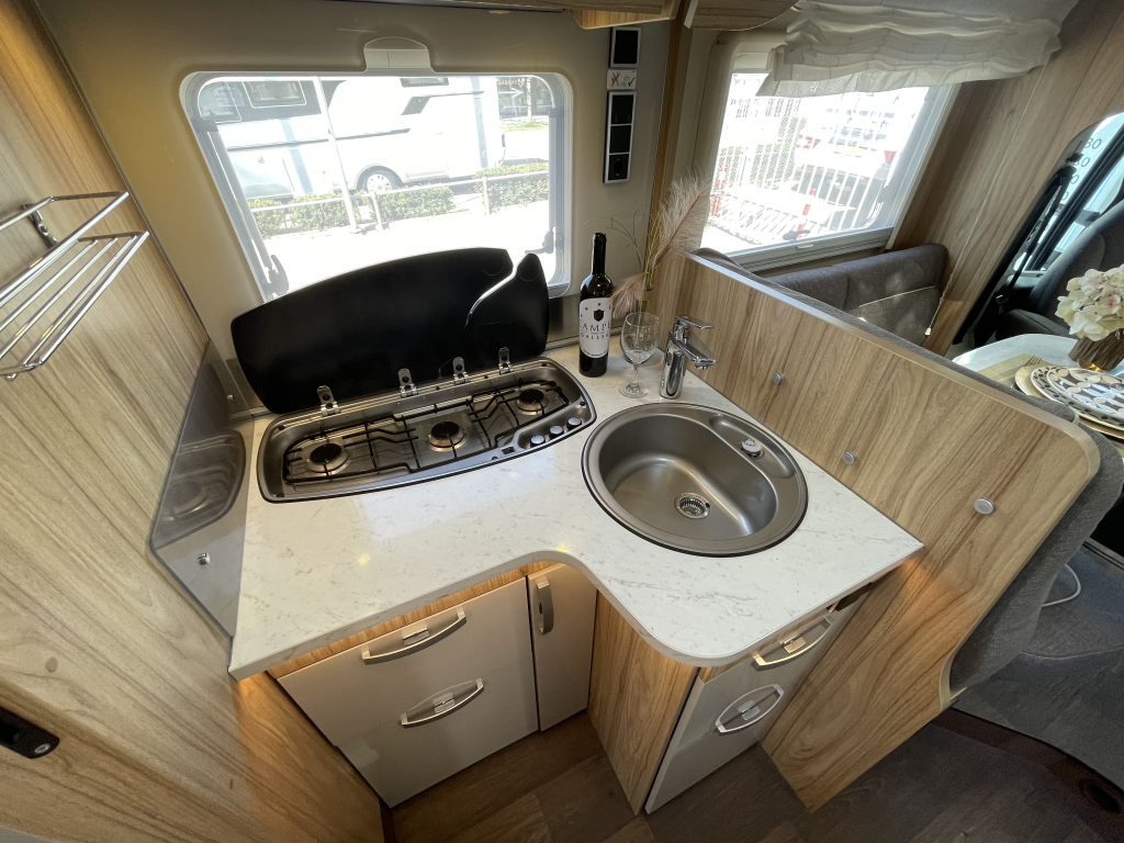 Hymer T698 CL CAMPER QUEENSBED+HEFBED EURO6 XXL GARAGE foto: 6