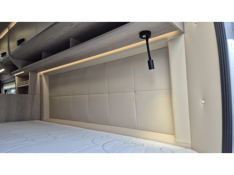 Bravia Mobil SWAN 636 180HP Automatic FullOption photo: 11