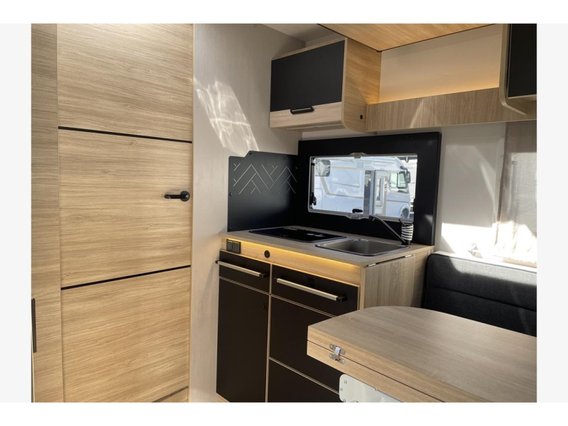 Chausson 797 Titanium single beds and automatic photo: 8