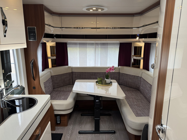 Hobby Excellent 495 UL avec lits jumeaux **Mover/ATC/1er propri&eacute;taire/Caravane tr&egrave;s soign&eacute;e** photo: 23