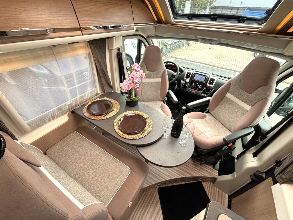 Carthago Malibu Van Charming GT 600 DB AUTOMAAT ENKELE BEDDEN 5.99M EURO 6 foto: 1