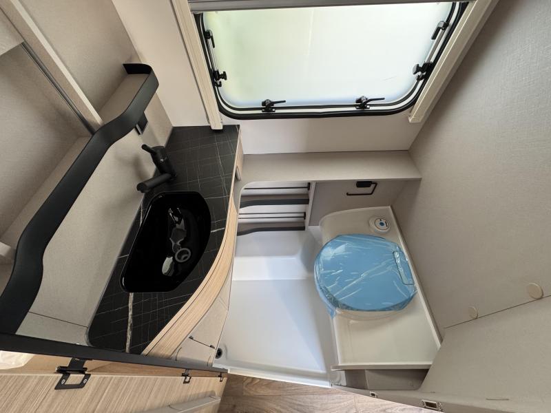 Eriba Touring 642 Harbour Blue  foto: 7