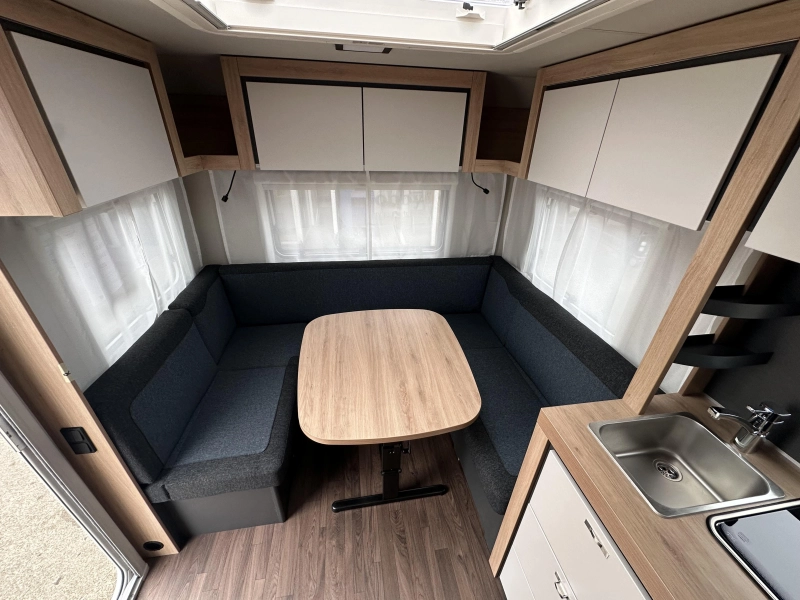 Knaus Sport 450 FU +1800kg+Plus pakket+Ambie 