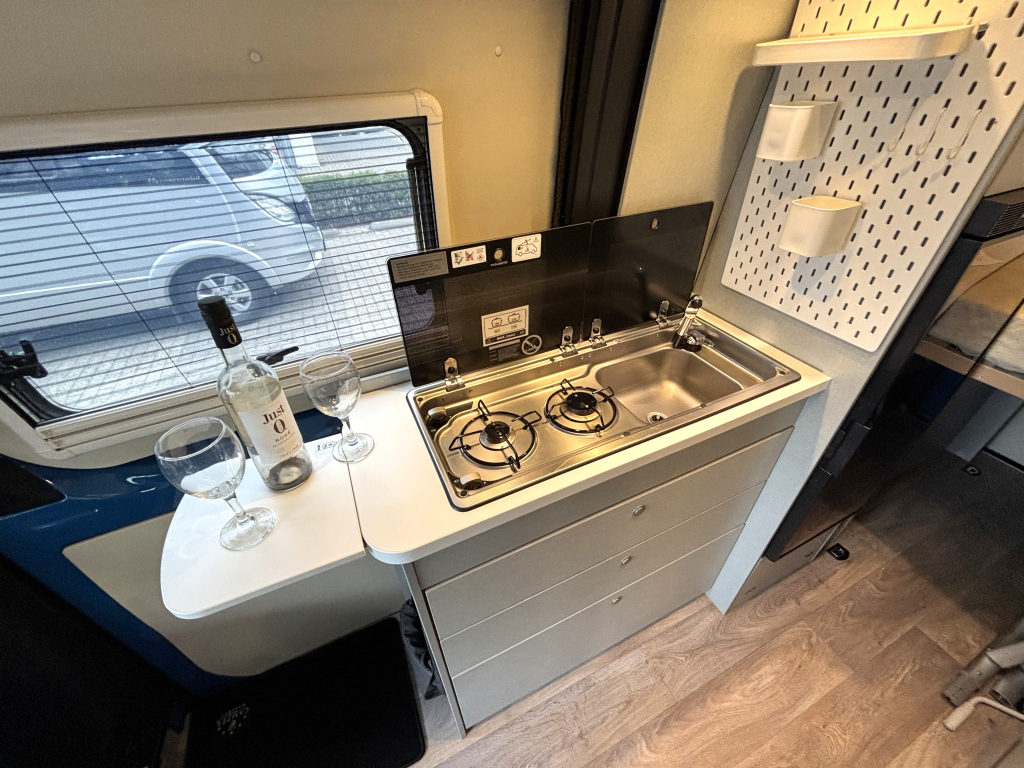 Hymer Free 600 S MERCEDES AUTOMATIK QUERBETT + AUFSTELLDACH 5.99M Foto: 8