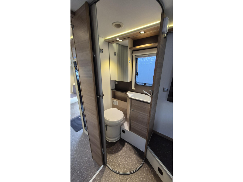 Adria S690SC Queensbed / topstaat!  foto: 9