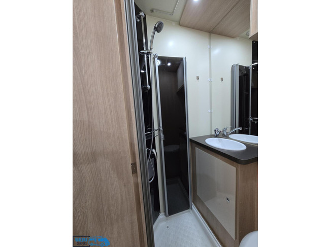 RAPIDO PLA Siena 385 * 5-PERS* topstaat* Lengtebedden foto: 19