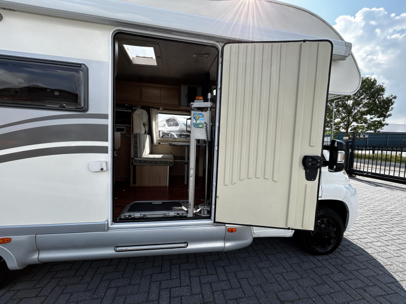 Elnagh M200 CPT Rolstoel-camper met lift  foto: 5
