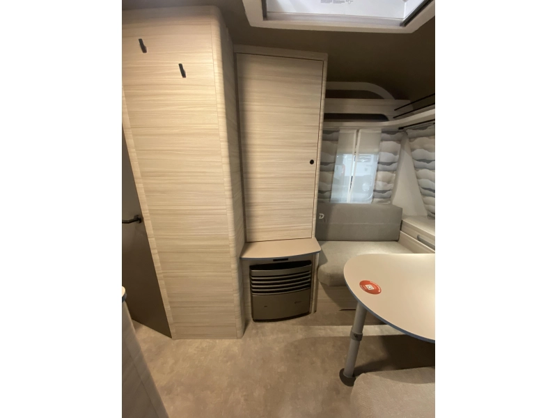 Dethleffs C'Joy 460 LE ENKELE BEDDEN!  foto: 5