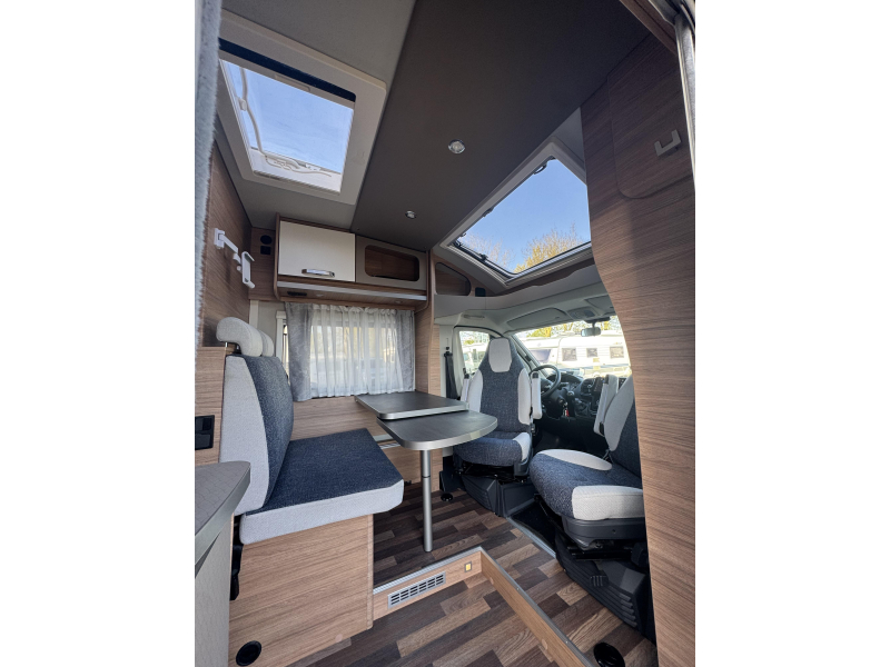 Weinsberg CaraLoft 650 MEG photo: 13