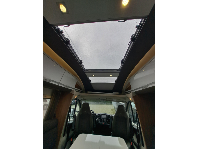 Adria Coral 670 DL Supreme photo: 6