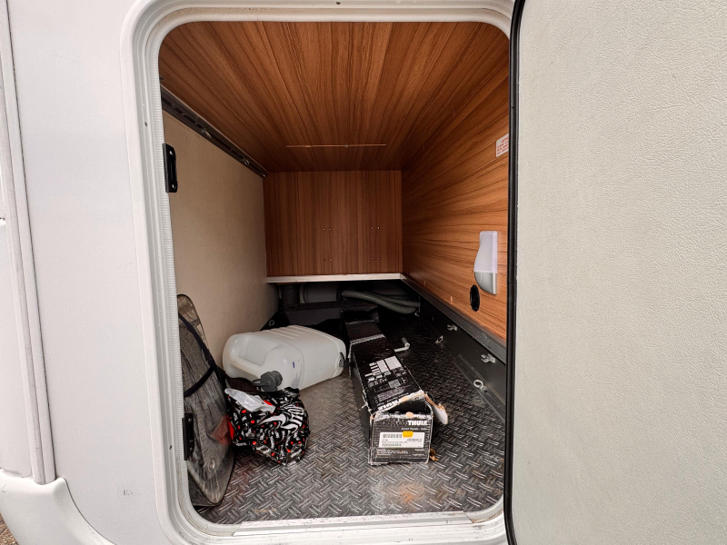 Knaus Sun Ti 700 LX Premium con cama Queen foto: 3