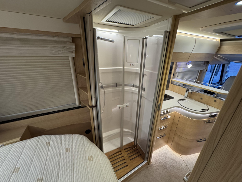 Hymer BMC-I 690 Queensbed-Hefbed-Mercedes  foto: 6