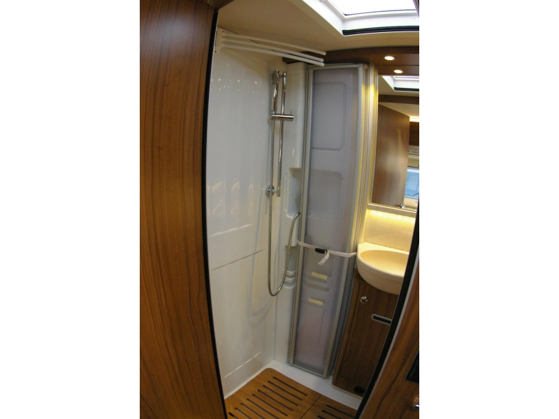 Hymer BML Hubbett, sehr kompakt. Foto: 16