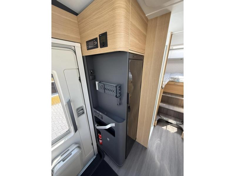 Adria Coral Plus 670 DL Face To Face  foto: 13