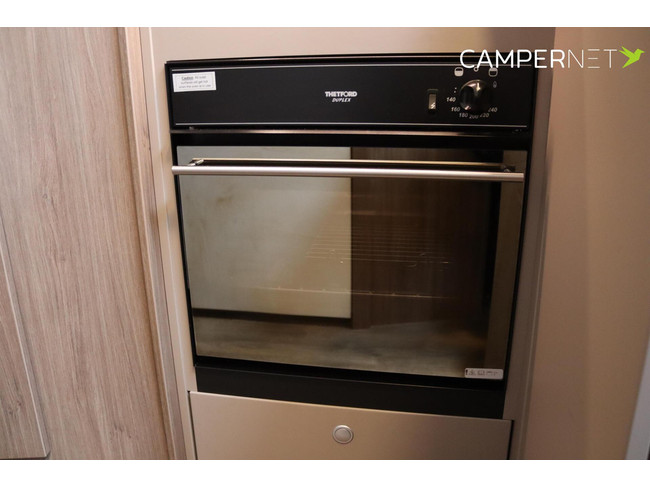 Carado T338 165pk Automaat | BR Systeem | LPG installatie | Lengtebedden | Omvormer | Lithium | Oven | Zonnepanelen | Bearlock | Editio foto: 13