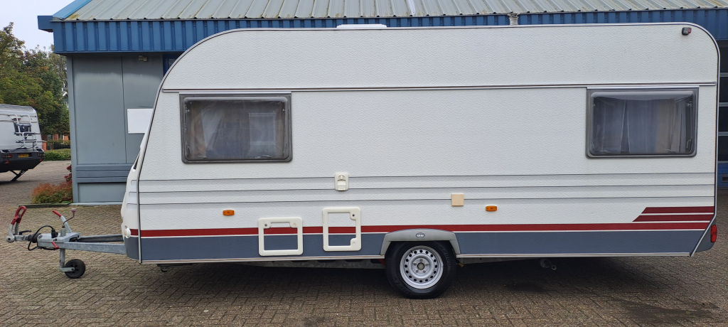 HOME-CAR 496H Caravan, Met voortent en luifel! foto: 3