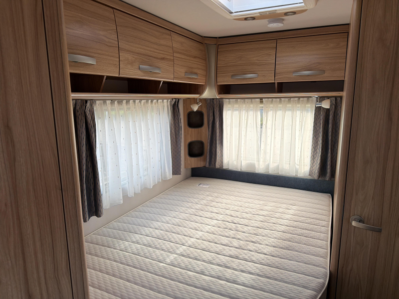 Eriba Nova Light 465 Elegance Mover / Luifel  foto: 9