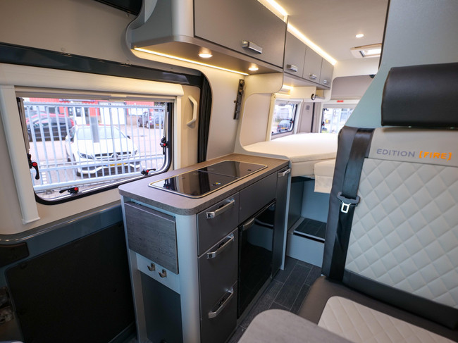 Weinsberg CaraBus 600 ME AUTOMAAT GRATIS foto: 16