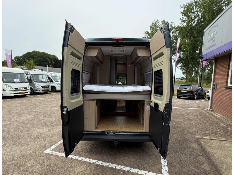 Pössl Roadcruiser Revolution Verhoogde uitvoering  foto: 2