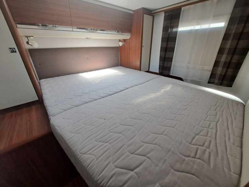 Adria Sonic Plus 700 SBC E & P Levelsysteem  foto: 14