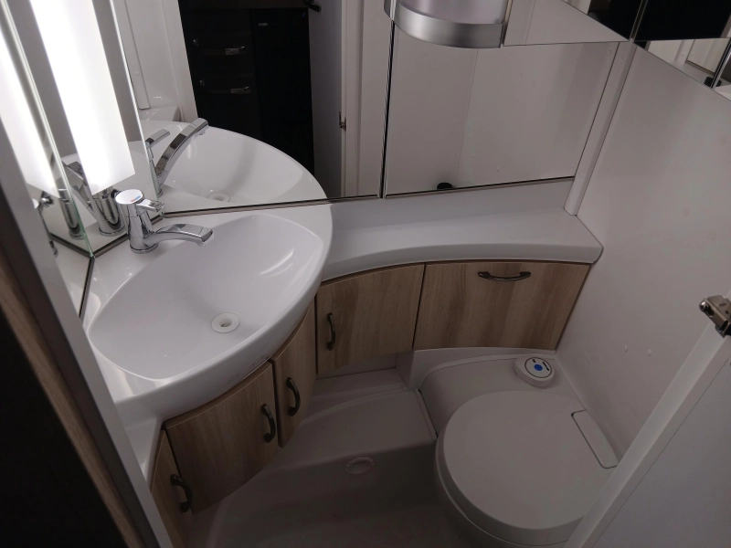 Hobby De Luxe 460 LU photo : 6