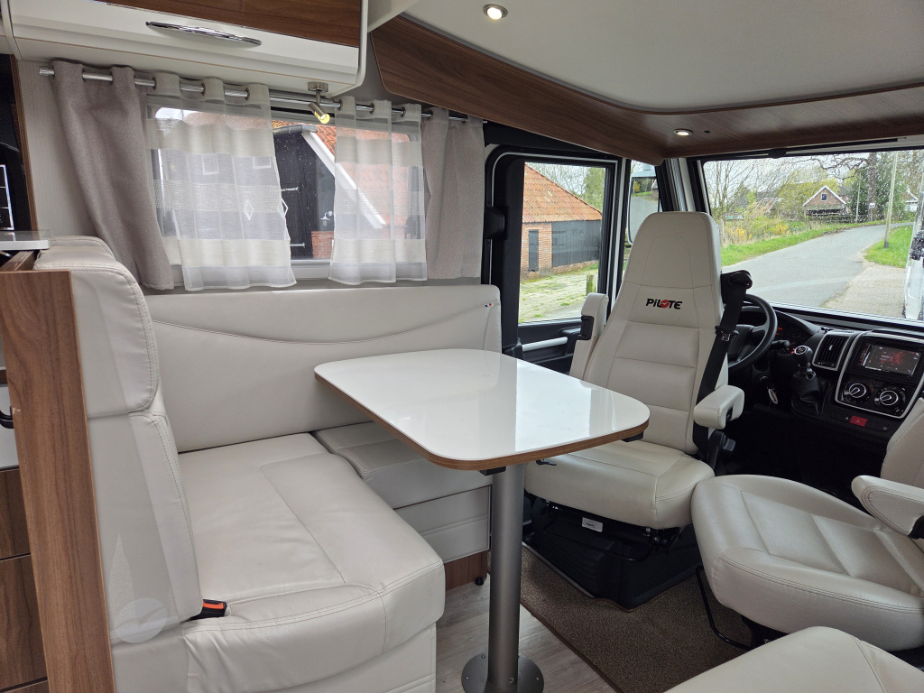 Pilote Sensation P740 Queensbed 2018 foto: 13